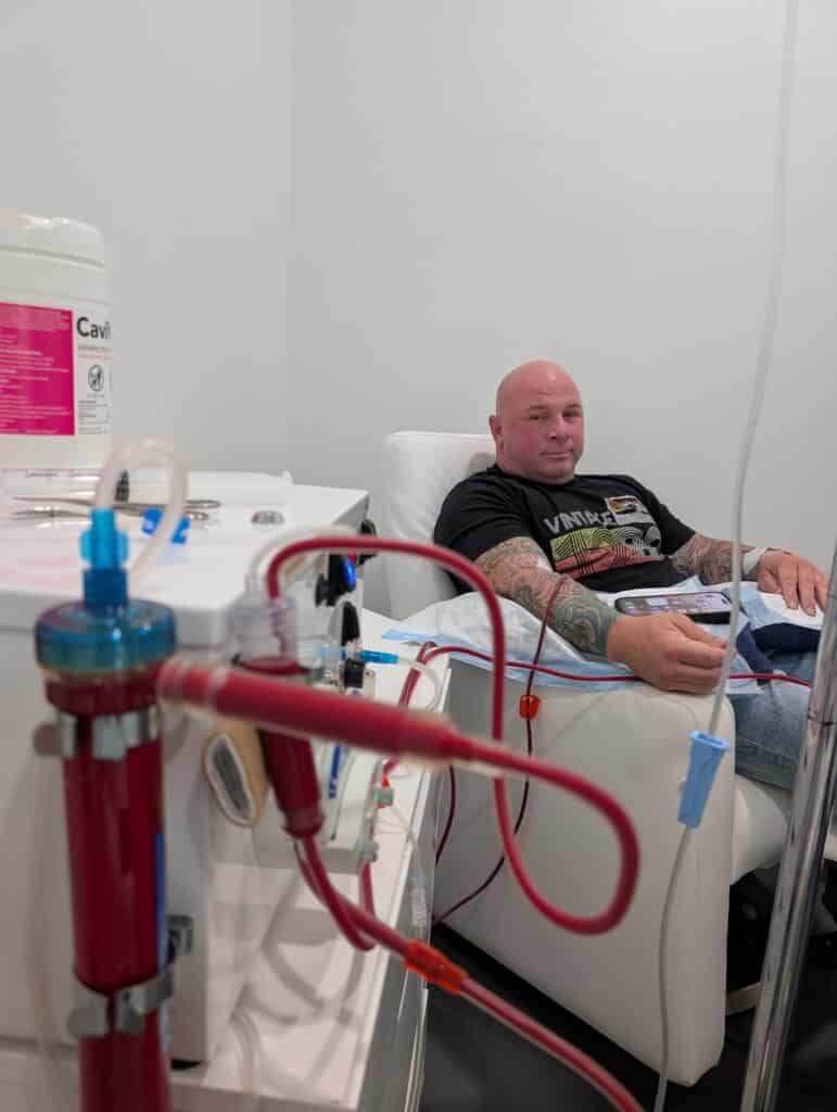 a patient experiencing eboo therapy at the remdy room